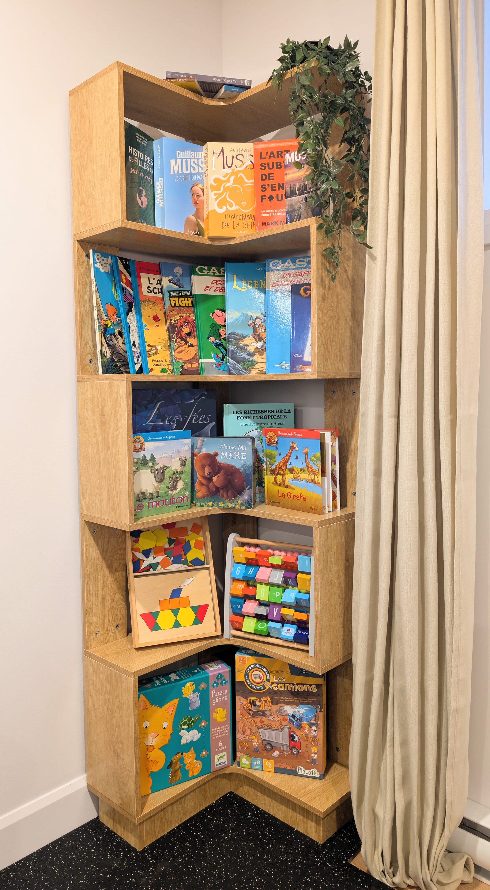 Coin pour les petits — jeux et bibliothèque